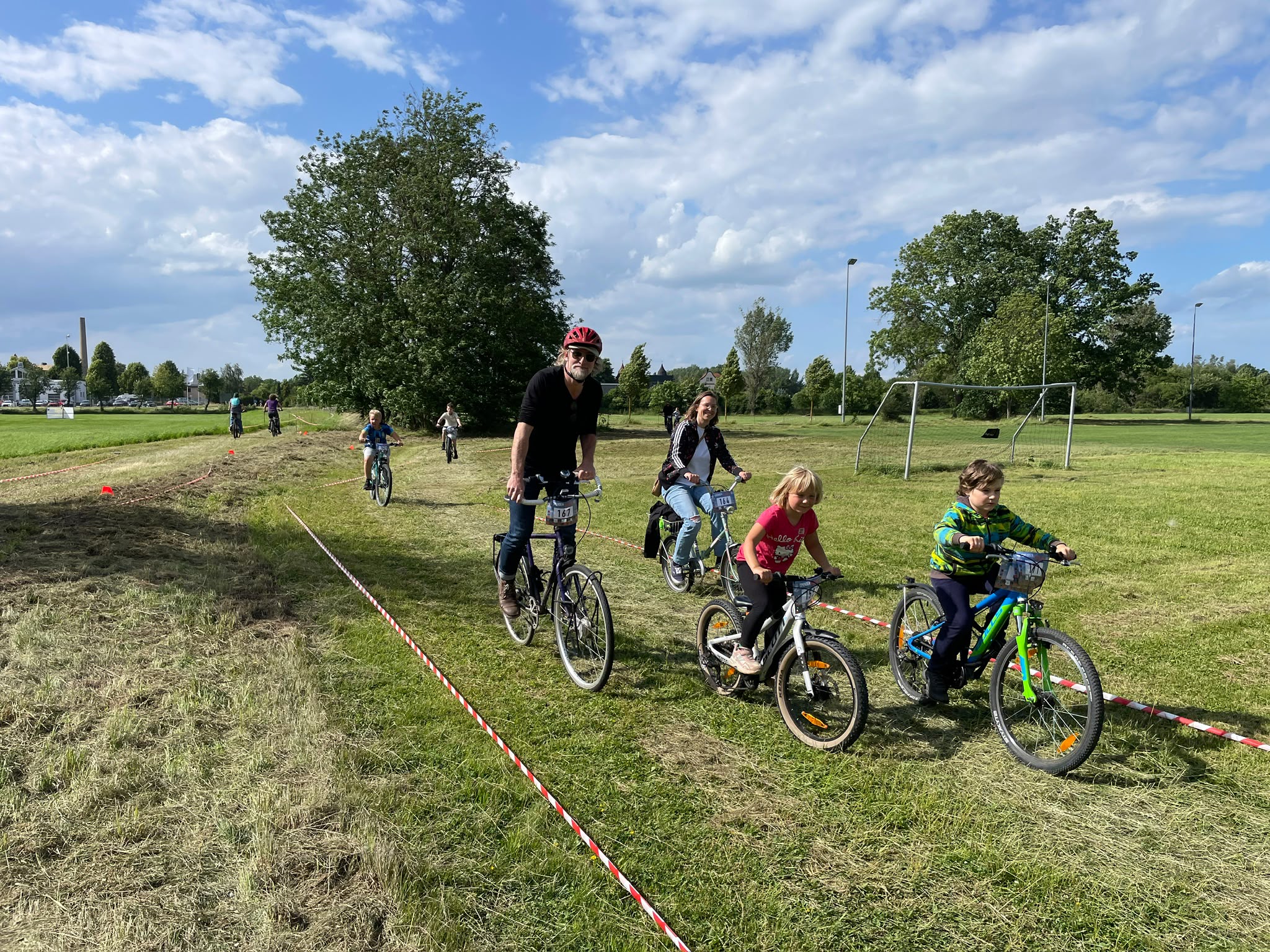 Das 1. Spendenradeln – ein toller Erfolg mit 1367 gefahrenen Runden gravel