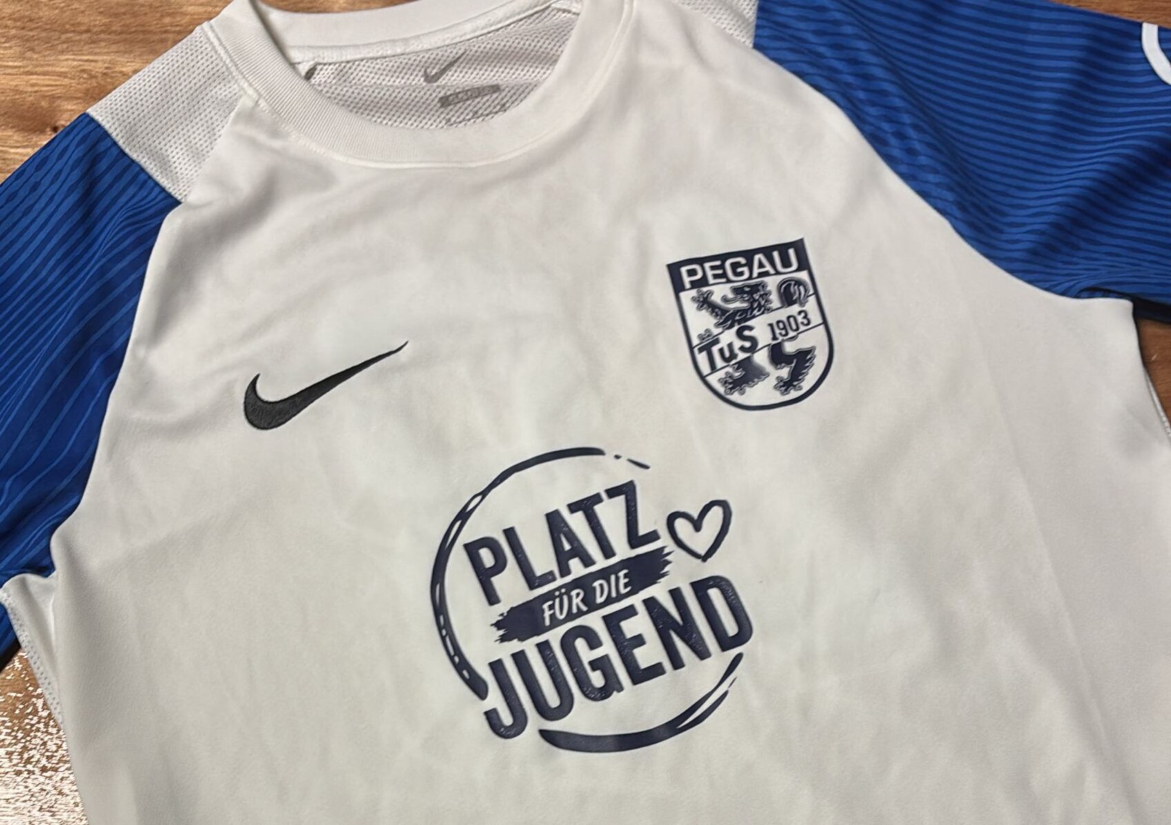 Ein großes Dankeschön an alle bisherigen Spender! platz für die jugend trikot